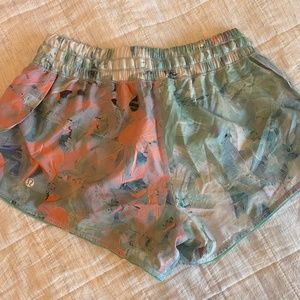 Lululemon shorts size 6